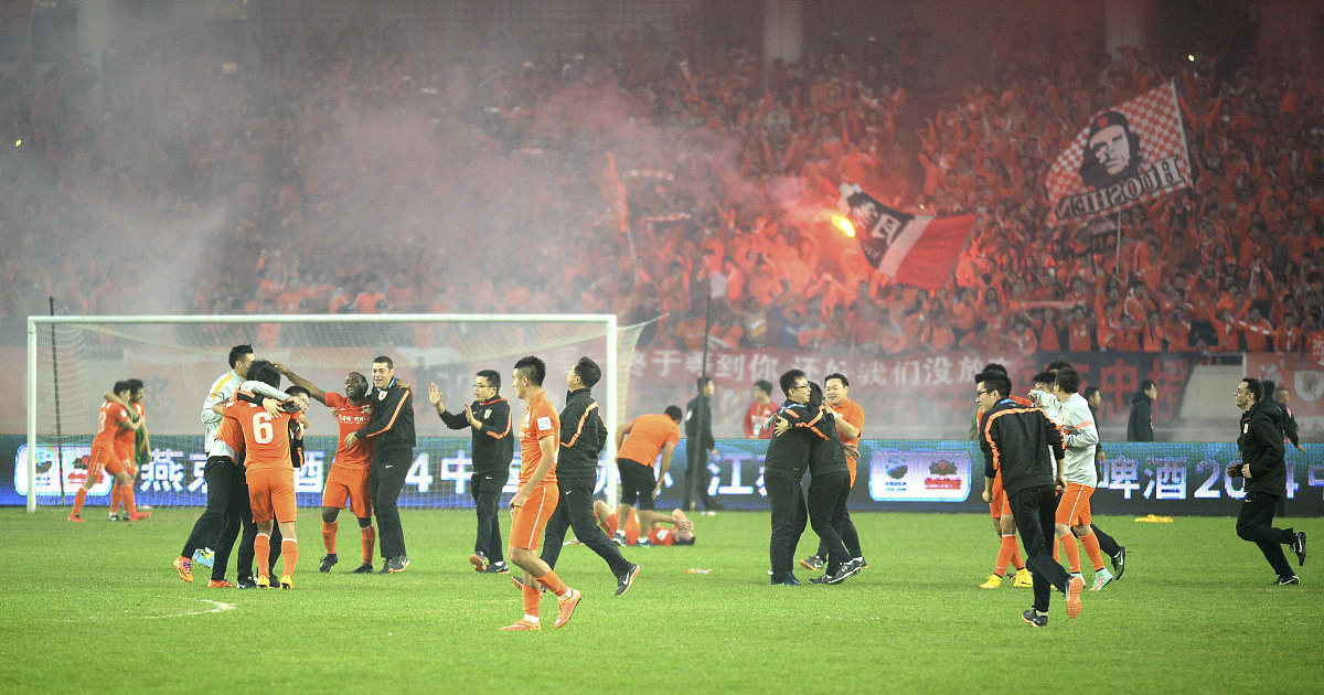 开云体育APP下载-真实激战,足球赛场热血激荡的简单介绍