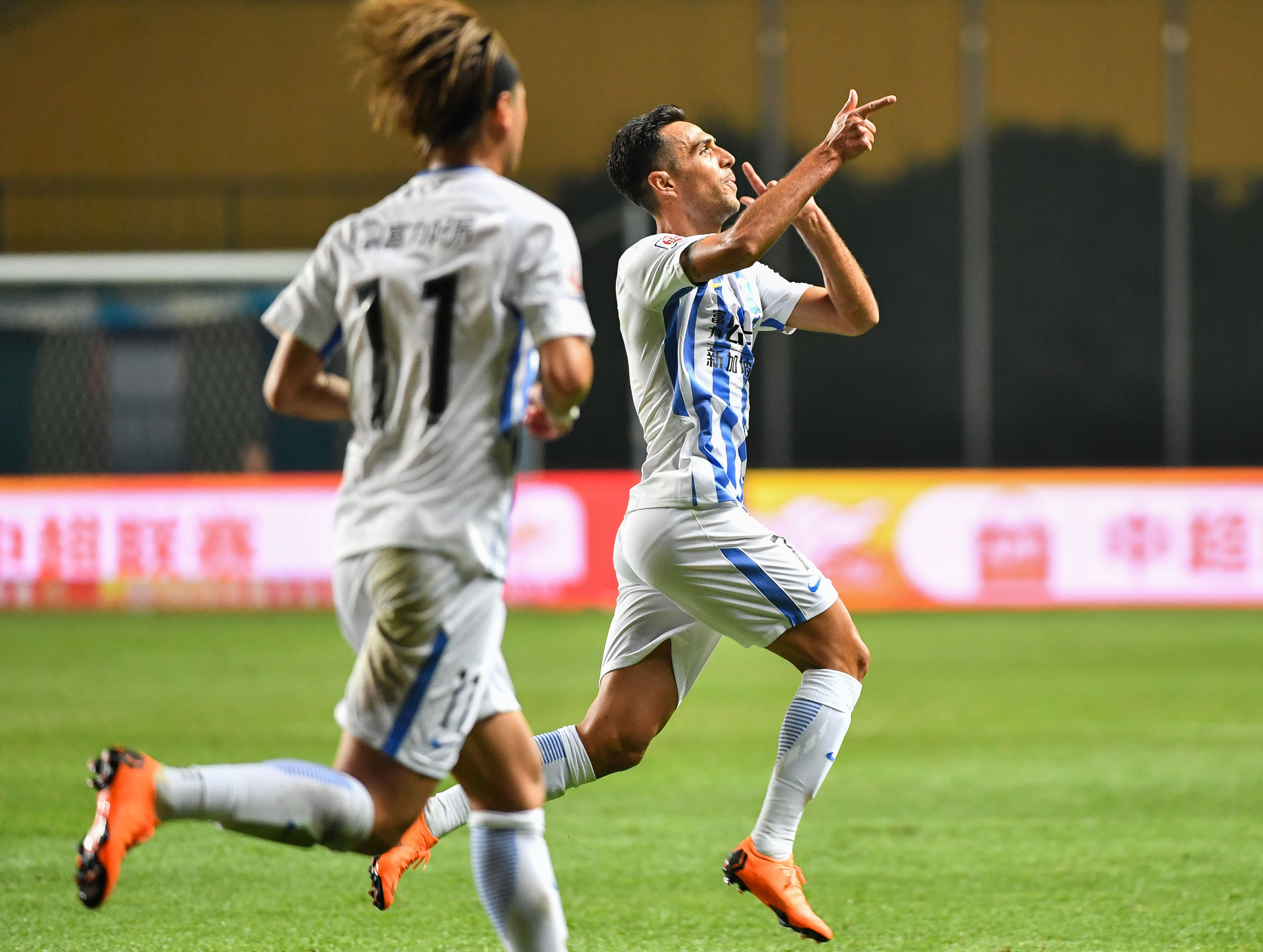 广州富力与武汉卓尔的比赛精彩回顾的简单介绍