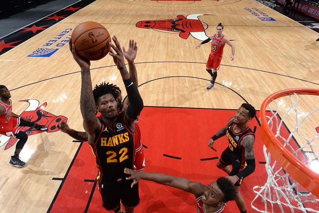 开云官网-老鹰擒公牛获胜,亨特贡献关键三分的简单介绍