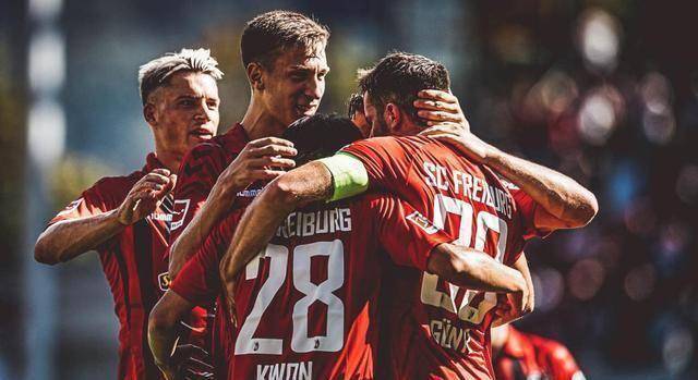 柏林赫塔队新赛季状态神勇，德甲前四固守