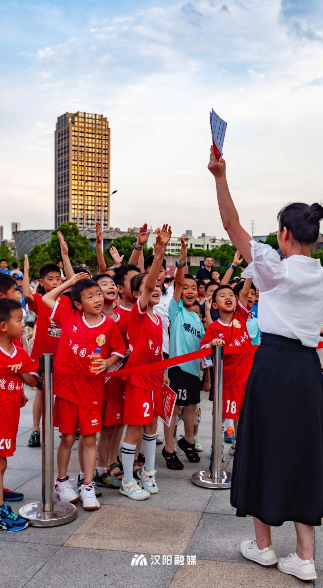 世界赛舞台,足球代表国家出征荣耀的简单介绍 世界赛舞台,足球代表国家出征荣耀的简单介绍