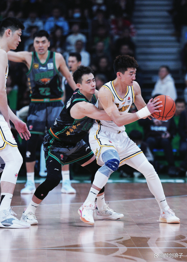 北京队碾压四川队,赵继伟关键制胜的简单介绍 北京队碾压四川队,赵继伟关键制胜的简单介绍