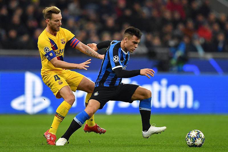 开云官网-篮球经理人遇到困难，球员合同谈判激烈