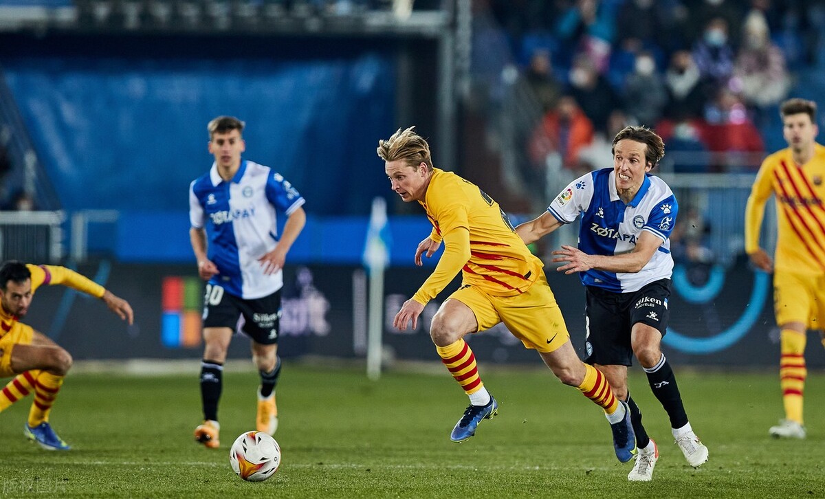 莱比锡红牛绝杀巴萨,本泽马刷新纪录 莱比锡红牛绝杀巴萨,本泽马刷新纪录